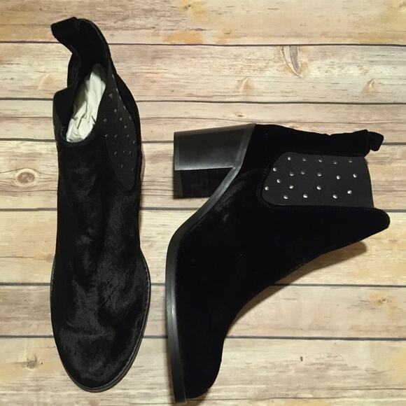 NWOB Musse & Cloud Black Embellished Velvet Bootie - Picture 1 of 5